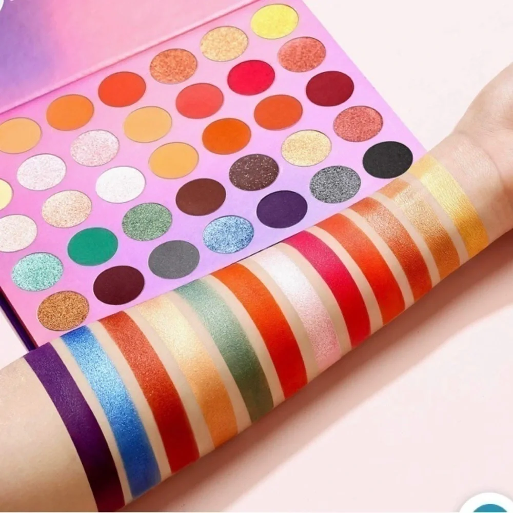 NWT-EYESEEK-BRIGHT EYE MAKEUP